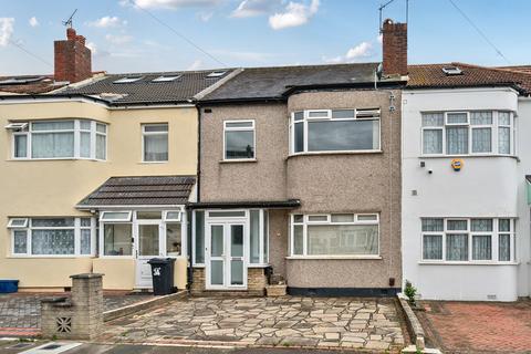 3 bedroom terraced house for sale, Oaks Lane, Ilford