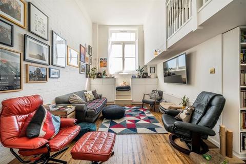 2 bedroom flat for sale, Gathorne Street, London E2