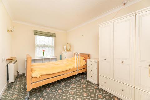 1 bedroom apartment for sale, Chevin Court, Otley LS21