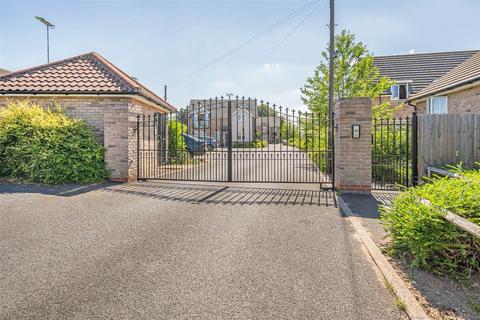 2 bedroom apartment for sale, May Gardens, Newmarket CB8