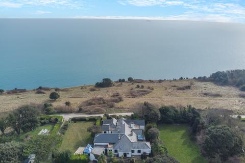 5 bedroom chalet for sale, The Front, St. Margarets Bay CT15