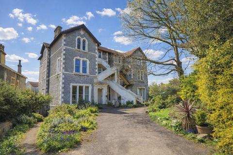 3 bedroom flat for sale, Shrubbery Road, Hillside - Impressive Victorian Flat - Own Entrance