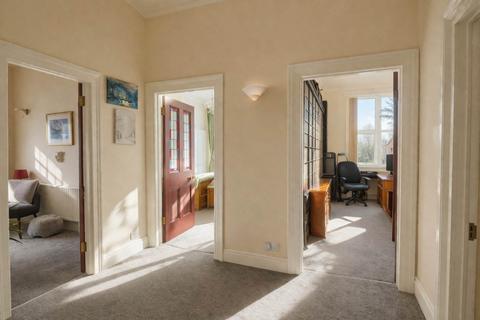 3 bedroom flat for sale, Shrubbery Road, Hillside - Impressive Victorian Flat - Own Entrance