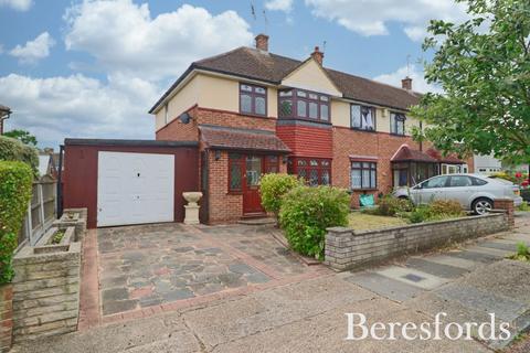 3 bedroom end of terrace house for sale, Swan Avenue, Upminster, RM14