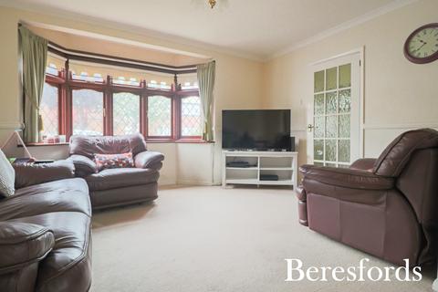 3 bedroom end of terrace house for sale, Swan Avenue, Upminster, RM14