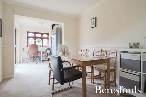 3 bedroom end of terrace house for sale, Swan Avenue, Upminster, RM14