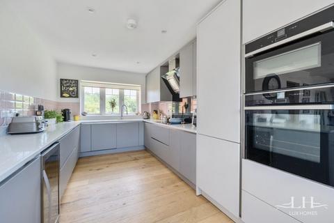 6 Ridgewell Grove, Hornchurch, RM12 5AG