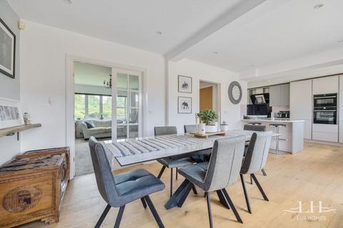 6 Ridgewell Grove, Hornchurch, RM12 5AG