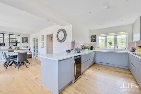 6 Ridgewell Grove, Hornchurch, RM12 5AG