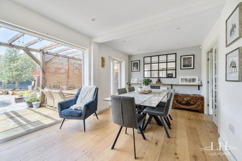 6 Ridgewell Grove, Hornchurch, RM12 5AG