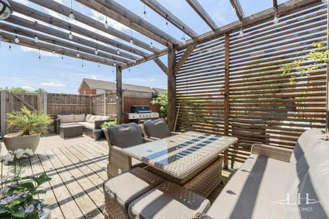 6 Ridgewell Grove, Hornchurch, RM12 5AG