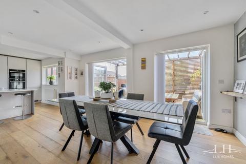 6 Ridgewell Grove, Hornchurch, RM12 5AG