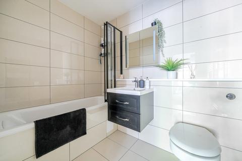 2 bedroom apartment for sale, The Quadrant, Rickmansworth, Hertfordshire