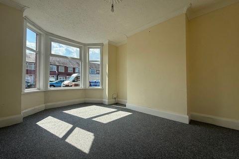3 bedroom terraced house to rent, Keswick Gardens, Inglemire Lane, Hull, East Yorkshire, HU6