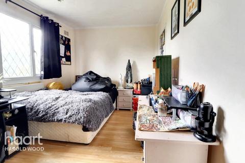 48 Retford Road, Romford, RM3 9NB