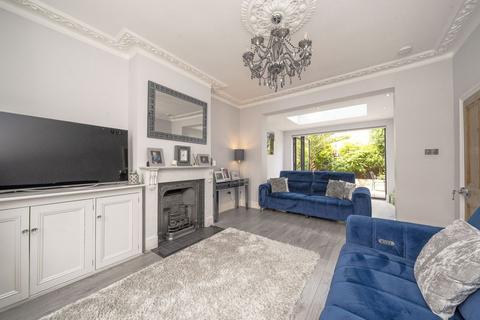 16 Romberg Road, London, SW17 8UA