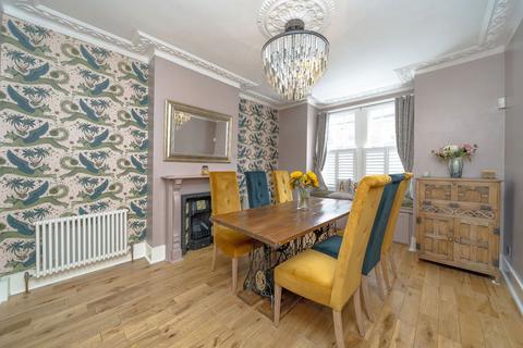 16 Romberg Road, London, SW17 8UA