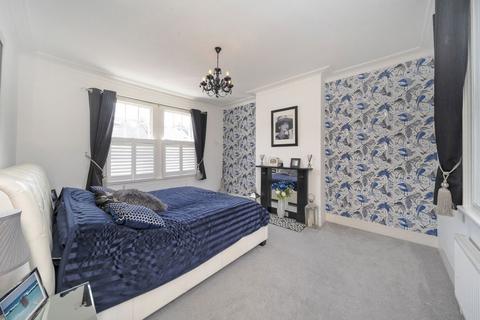 16 Romberg Road, London, SW17 8UA