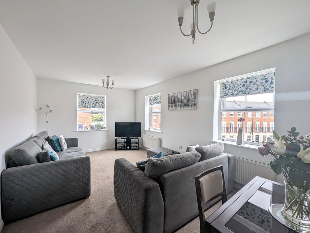 Lounge/Dining Room