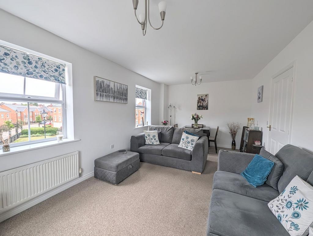 Lounge/Dining Room