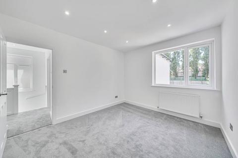 128 Connell Crescent, London, W5 3BP