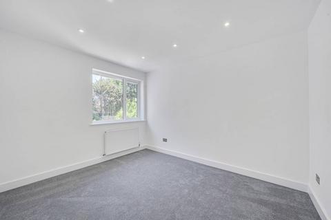 128 Connell Crescent, London, W5 3BP