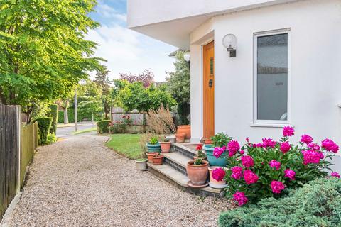 5 bedroom detached house for sale, Holland Close, Stanmore, HA7