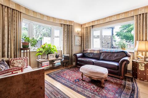 5 bedroom detached house for sale, Holland Close, Stanmore, HA7