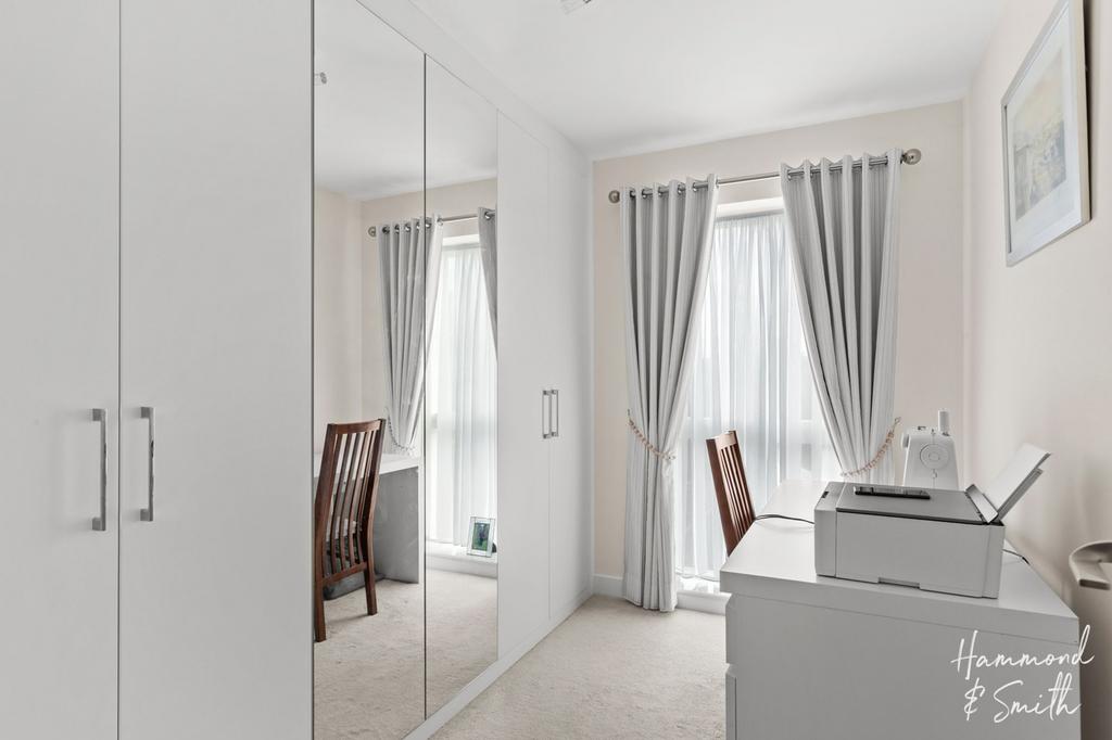 Bedroom / Study