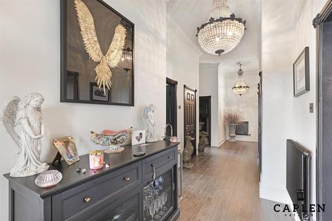 2 bedroom apartment for sale, Brandesbury Square, Woodford Green