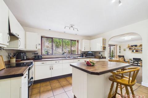 4 bedroom detached house for sale, Dee Lane, Holt, Wrexham