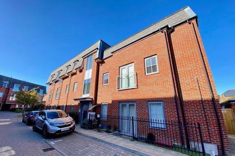 2 bedroom flat for sale, Scotts Road, Bromley BR1