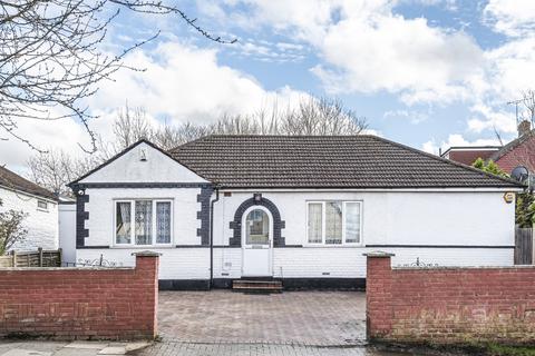 3 bedroom bungalow to rent, Gilroy Way, Orpington, BR5