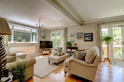 4 bedroom detached house for sale, Amersham Road, Buckinghamshire HP13
