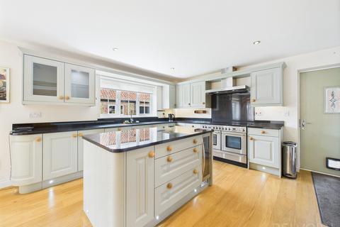 4 bedroom detached house for sale, Southview Close, Watton, IP25