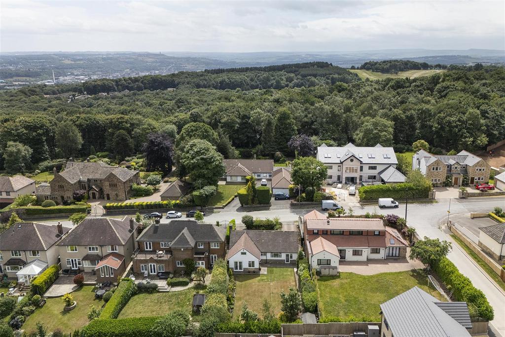 Bramleys Estate Agents - Gernhill Avenue - Fixby (