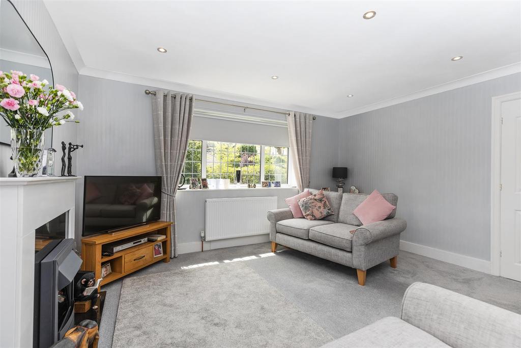 Bramleys Estate Agents - Gernhill Avenue - Fixby (