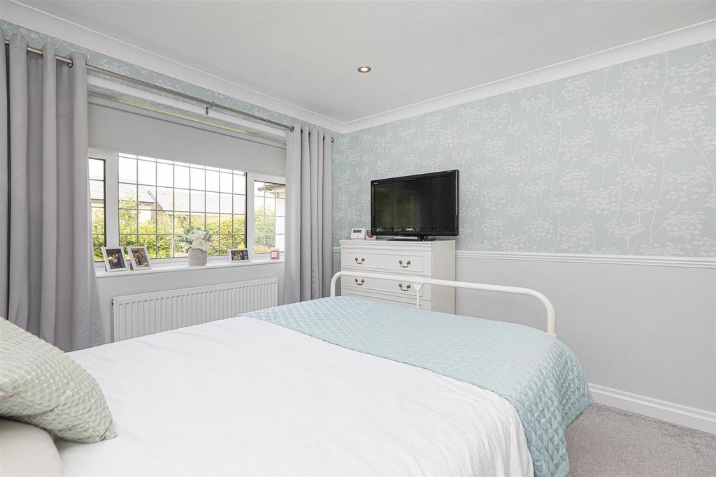 Bramleys Estate Agents - Gernhill Avenue - Fixby (