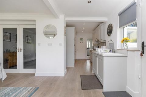 2 bedroom detached bungalow for sale, Gernhill Avenue, Fixby, Huddersfield