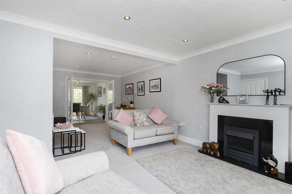 Bramleys Estate Agents - Gernhill Avenue - Fixby (