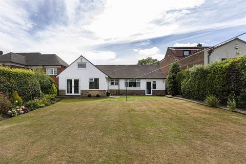 2 bedroom detached bungalow for sale, Gernhill Avenue, Fixby, Huddersfield
