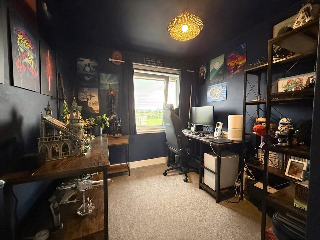 144 Hardthorn Road, Dumfries, DG2 9 JT - Braidwoods