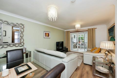 11 Birrell Drive, Dunfermline, KY11 8DW