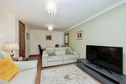 11 Birrell Drive, Dunfermline, KY11 8DW