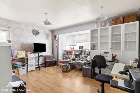 2 bedroom flat for sale, Red Willow, Harlow