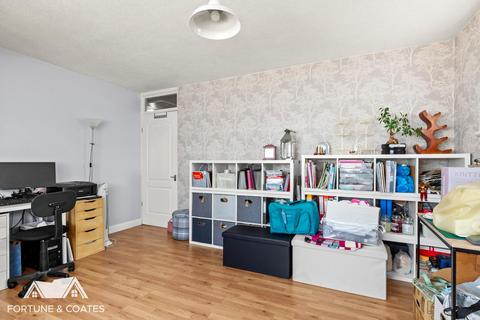 2 bedroom flat for sale, Red Willow, Harlow