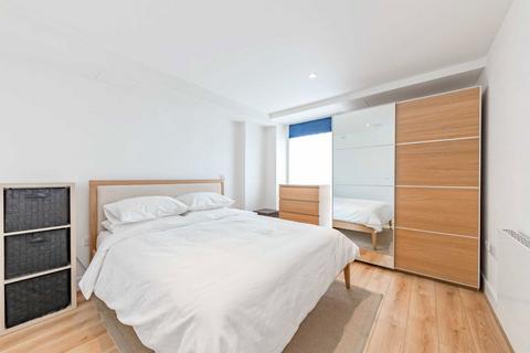1 bedroom flat to rent, Salamanca Place, London SE1