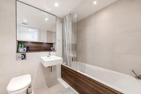 1 bedroom flat to rent, Salamanca Place, London SE1