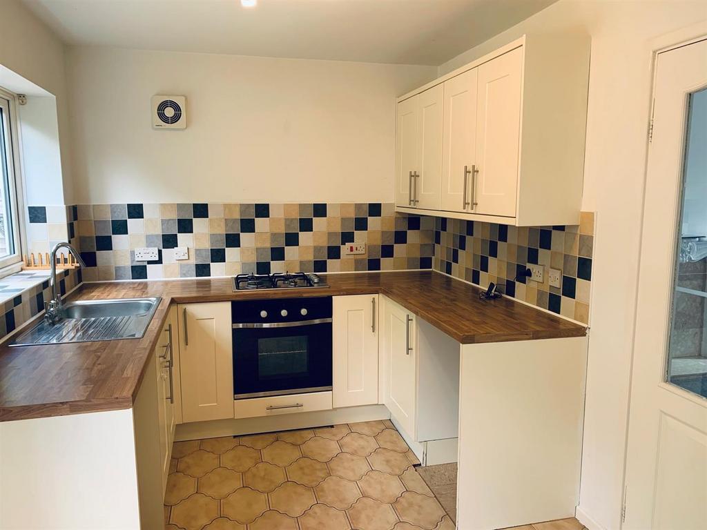 36 Huntingdon Advert Kitchen.jpg