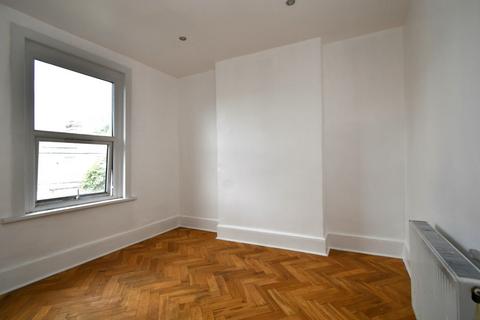 2 bedroom flat for sale, Northbrook Road, Ilford,  IG1